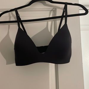 SKIMS Wireless Form T Shirt Demi Bra NWOT